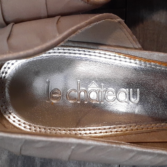 Le Chateau 1" Heels - Picture 3 of 4